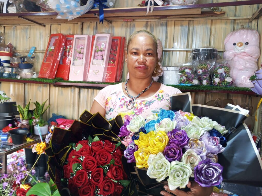 Disponível em Lichinga Arranjos naturais e artificiais.