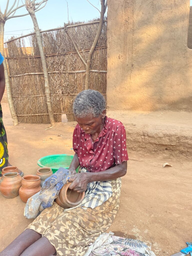 Margarida José Selemane
Oleira desde 1962
Bairro de Chuanga
Distrito de Lago